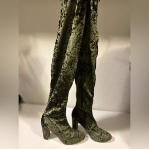 Thigh high Liliana green velvet platform boots, never worn.